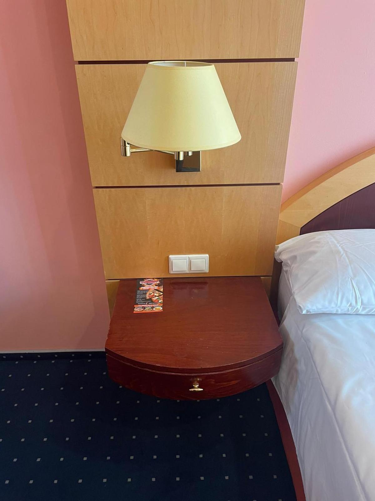 Eventhaus Aparthotel Panzweiler Екстериор снимка