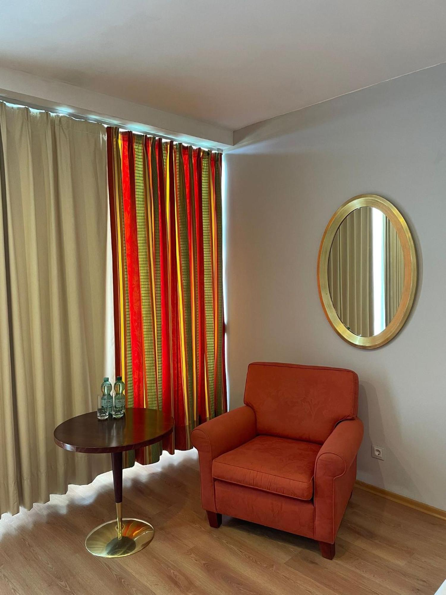 Eventhaus Aparthotel Panzweiler Екстериор снимка