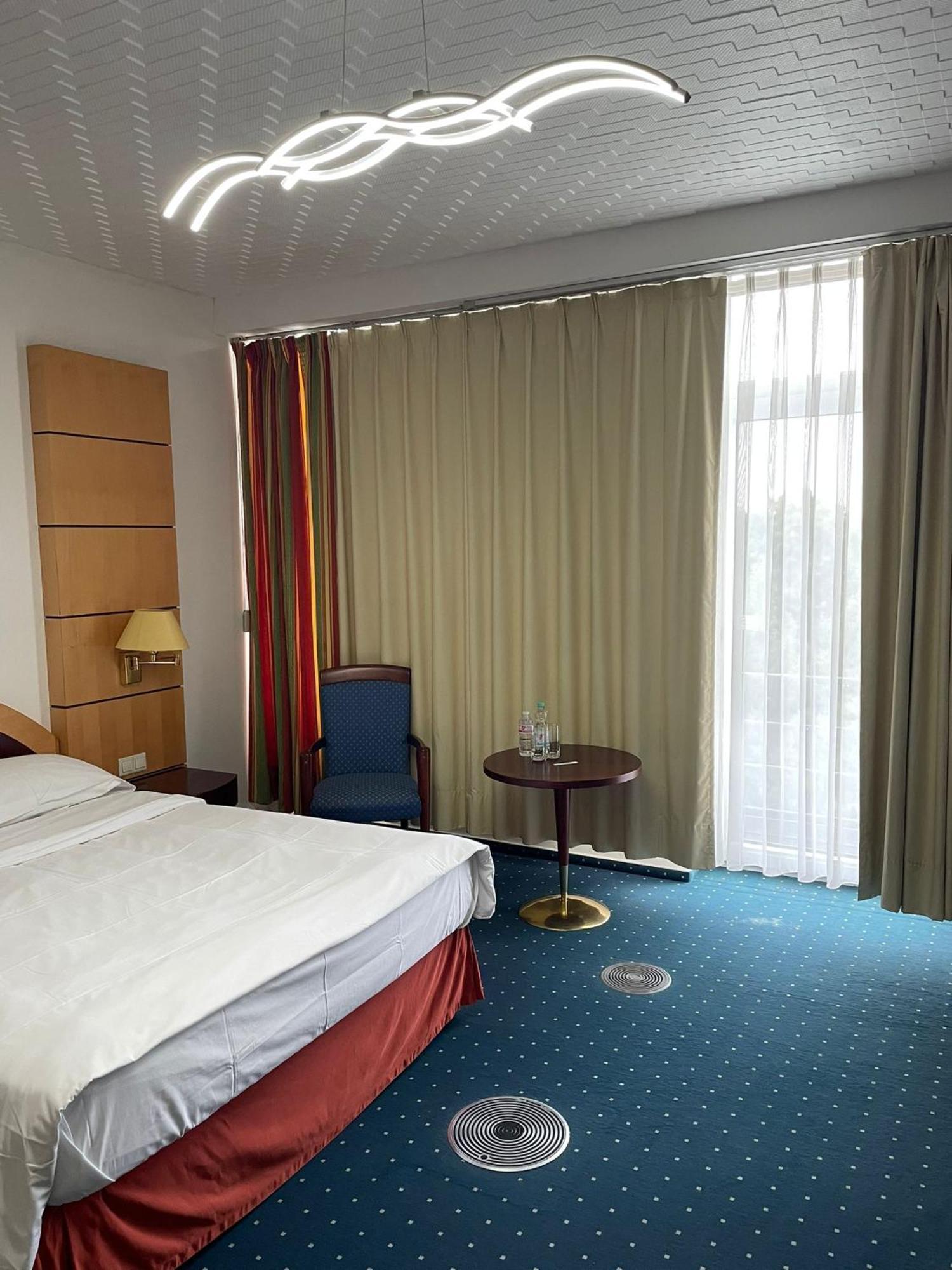 Eventhaus Aparthotel Panzweiler Екстериор снимка