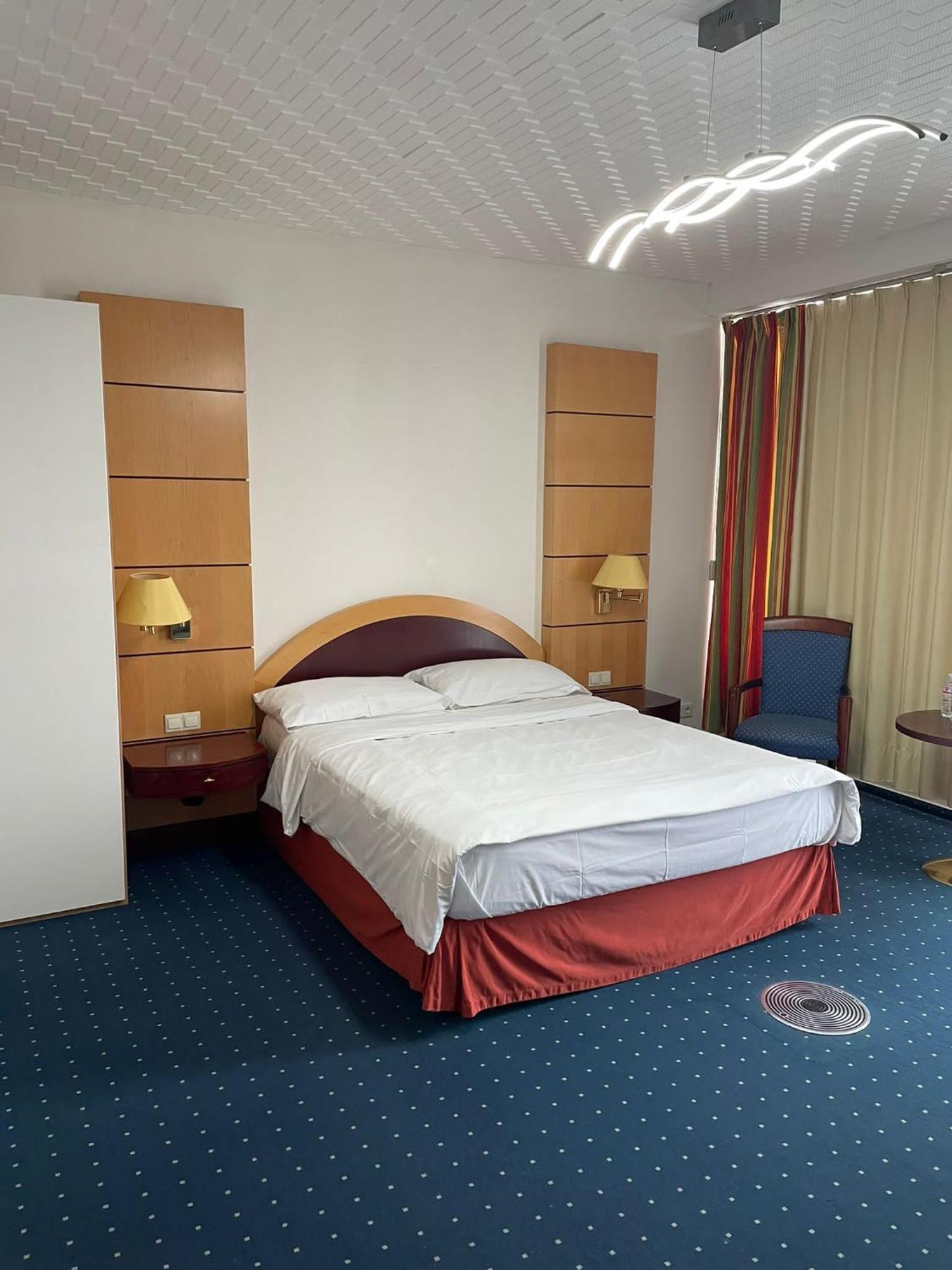 Eventhaus Aparthotel Panzweiler Екстериор снимка
