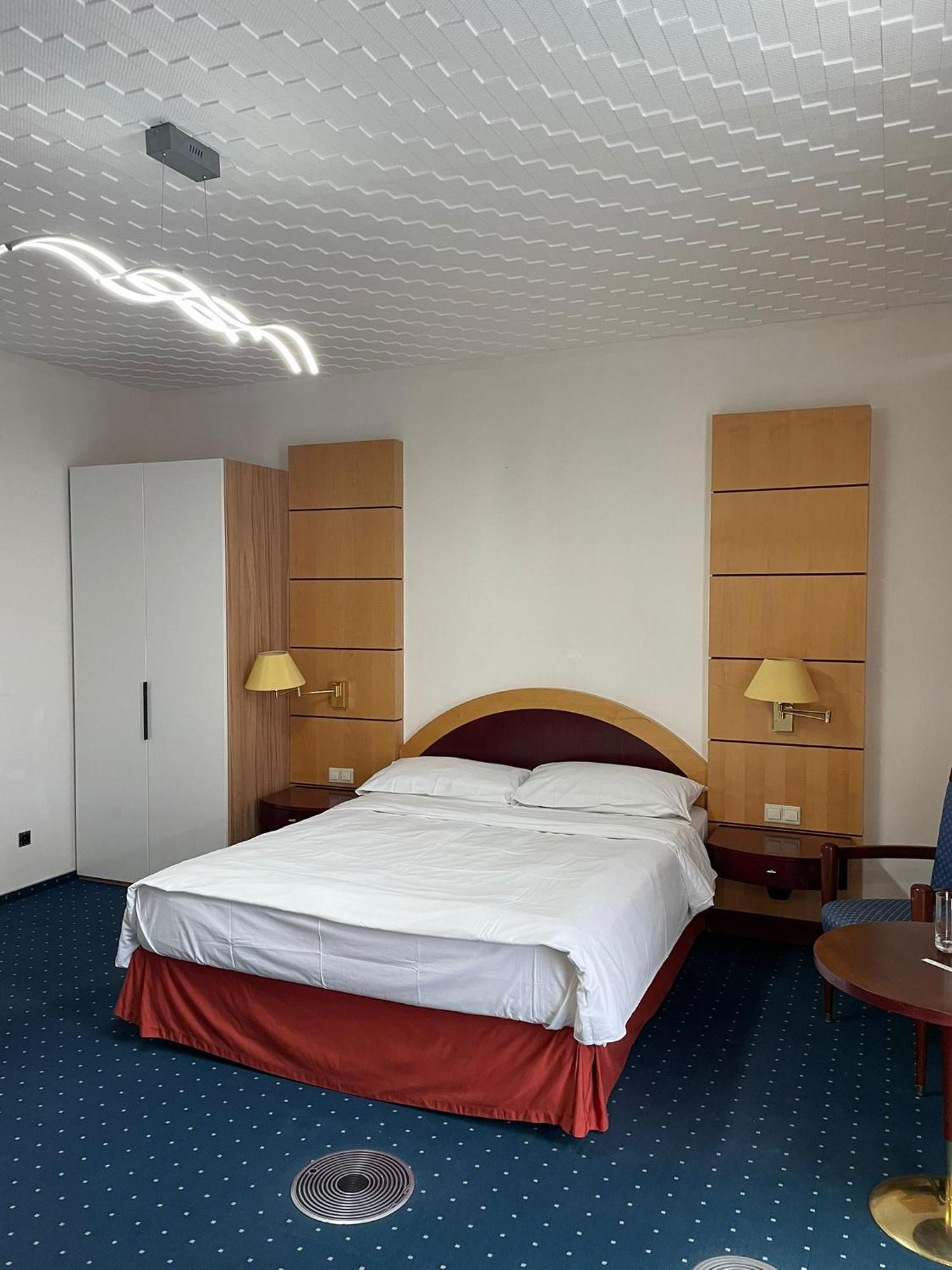 Eventhaus Aparthotel Panzweiler Екстериор снимка
